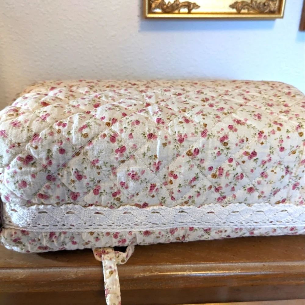 Quilted Tissue Box Cover Floral Shabby Chic Grandmacore Cottage Tie Lace